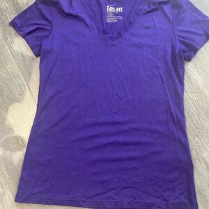 Nike Women's Purple V-Neck Top Active. Size S